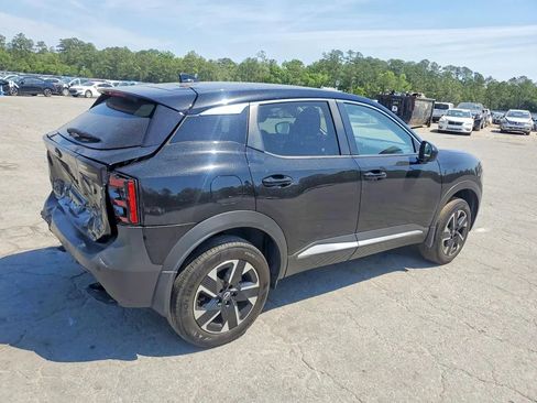 Used 2025 Nissan Kicks SV AWD/4WD image 3