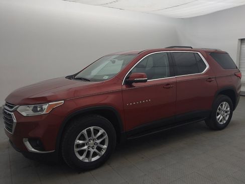 Used 2018 Chevrolet Traverse LT FWD image 2