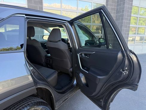 Used 2024 Toyota RAV4 XLE AWD/4WD image 38