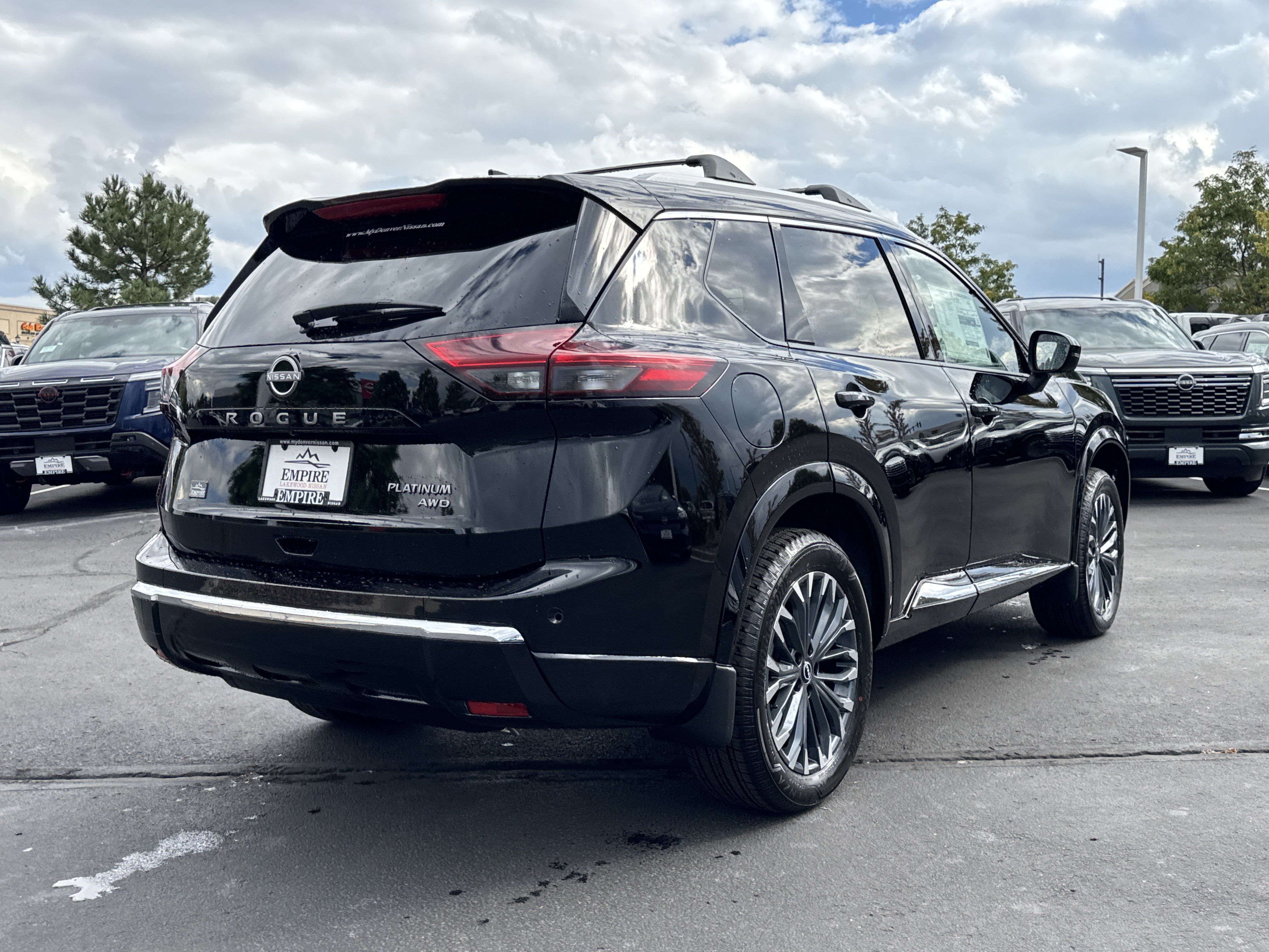New 2026 Nissan Rogue Platinum w/ Platinum Premium Package AWD/4WD image 3