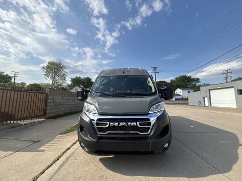 Used 2023 RAM ProMaster 2500 w/ Premium Appearance Group image 4