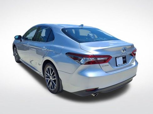 Used 2023 Toyota Camry XLE w/ Cold Weather Package FWD image 16