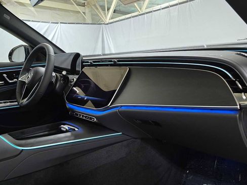 New 2026 Mercedes-Benz E 350 4MATIC Sedan image 12