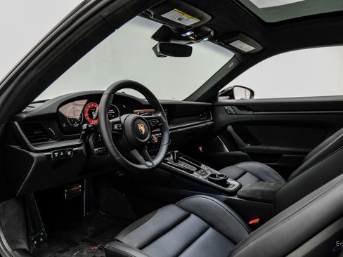 Used 2026 Porsche 911 Carrera 4 GTS AWD/4WD image 34