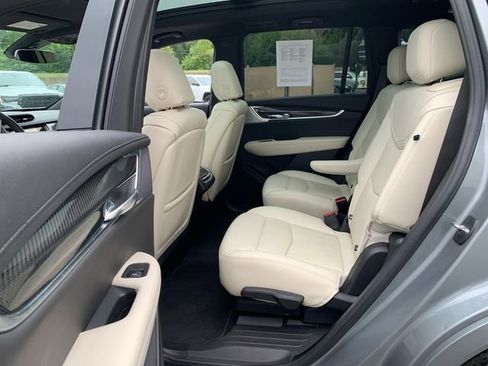 Used 2023 Cadillac XT6 Sport image 16