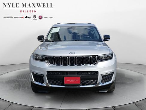 Used 2022 Jeep Grand Cherokee L Limited AWD/4WD image 18
