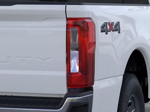 New 2026 Ford F250 XL w/ XL Driver Assist Package AWD/4WD image 23