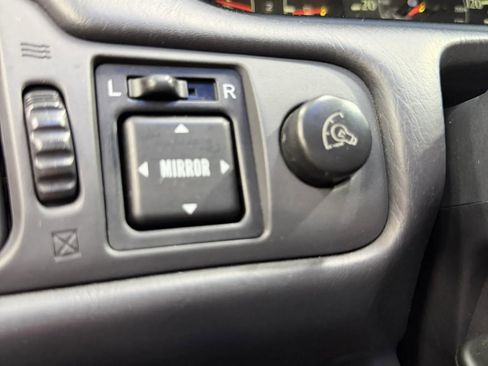 Used 2002 Toyota Solara SE FWD image 25