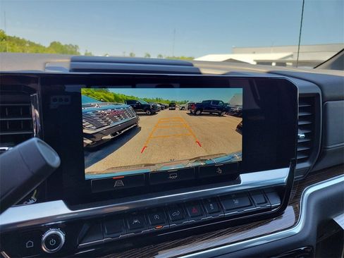 New 2025 GMC Sierra 1500 SLE w/ Preferred Package image 22