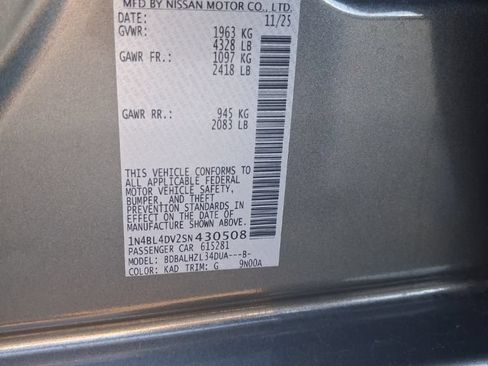 Used 2025 Nissan Altima 2.5 SV FWD image 3