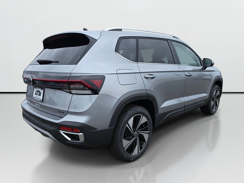 New 2026 Volkswagen Taos SE AWD/4WD image 3