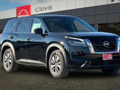 New 2025 Nissan Pathfinder S image 10
