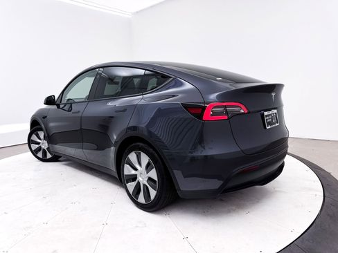 Used 2023 Tesla Model Y 2WD image 2