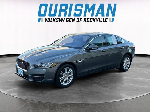 Used 2018 Jaguar XE Premium AWD/4WD image 2