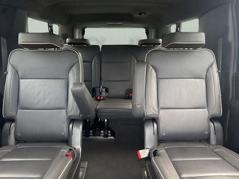 Used 2023 Chevrolet Suburban Premier RWD image 12
