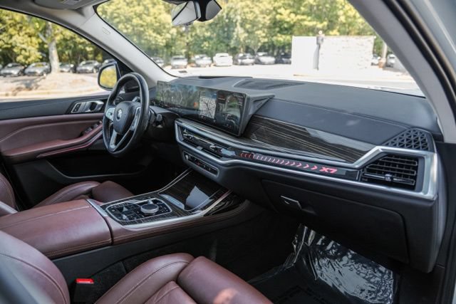 Used 2023 BMW X7 xDrive40i AWD/4WD image 28