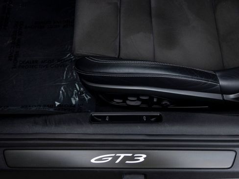 Certified 2022 Porsche 911 GT3 image 29