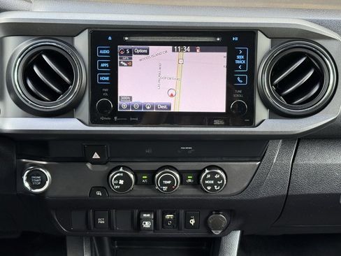 Used 2019 Toyota Tacoma TRD Off-Road image 12