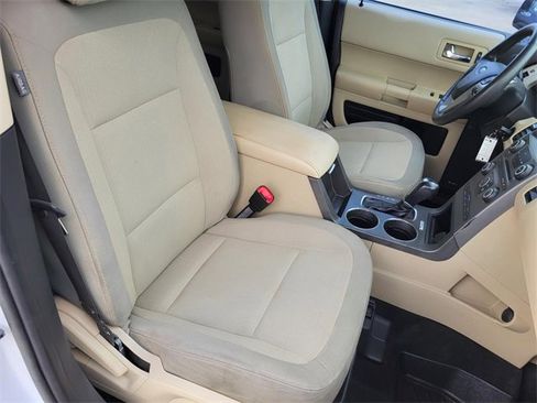 Used 2018 Ford Flex SE image 21