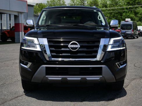 Used 2023 Nissan Armada Platinum w/ Captain's Chairs Package RWD image 2