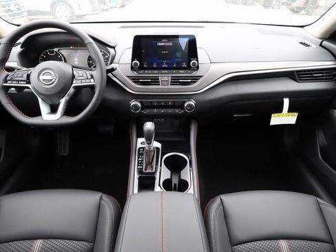New 2025 Nissan Altima 2.5 SR image 14