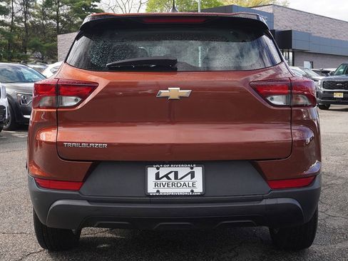 Used 2021 Chevrolet TrailBlazer LS FWD image 9