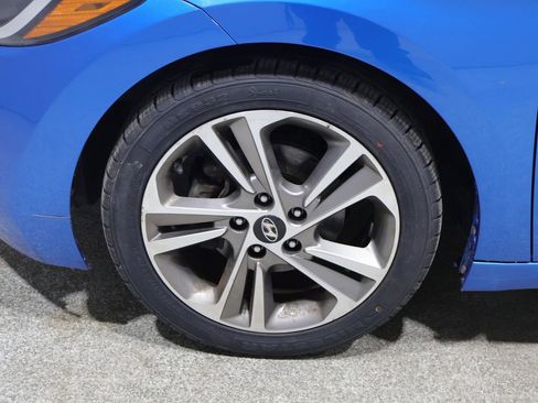 Used 2017 Hyundai Elantra Limited w/ Limited Ultimate Package 05 FWD image 8