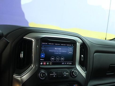 Used 2019 Chevrolet Silverado 1500 RST w/ True North Edition AWD/4WD image 18