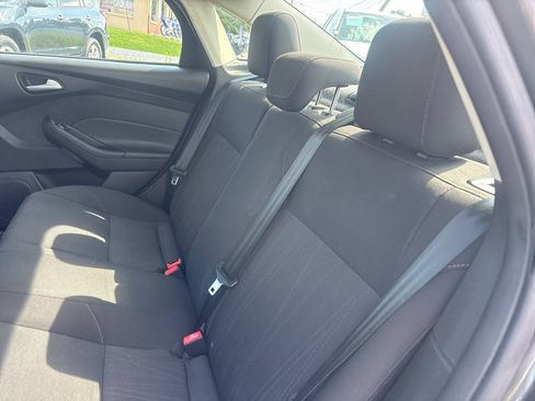 Used 2015 Ford Focus SE FWD image 11