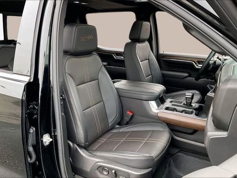 Used 2024 Chevrolet Silverado 1500 High Country w/ Technology Package image 20