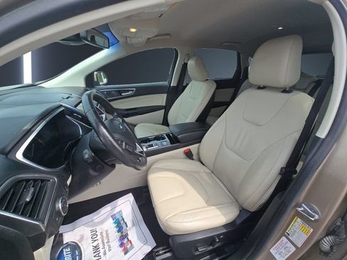 Used 2020 Ford Edge Titanium FWD image 9