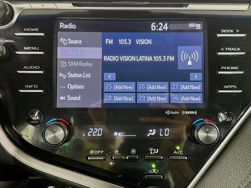 Used 2018 Toyota Camry XSE image 17