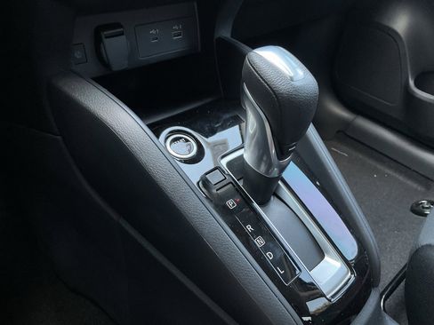 New 2025 Nissan Versa SR w/ Trunk Package image 32