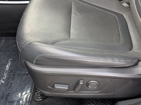 Used 2022 Hyundai Tucson Limited FWD image 11