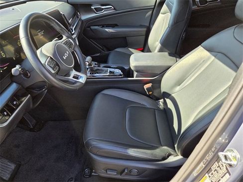 Certified 2024 Kia Sportage EX image 9