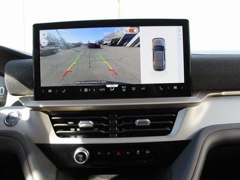 Used 2025 Ford Explorer Active image 27