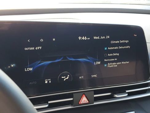 Used 2023 Hyundai Elantra Limited FWD image 18
