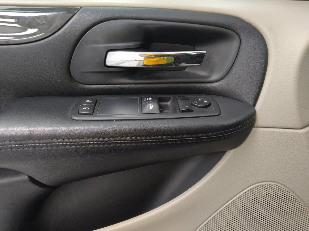 Used 2016 Dodge Grand Caravan American Value Package w/ UConnect Hands-Free Group FWD image 27