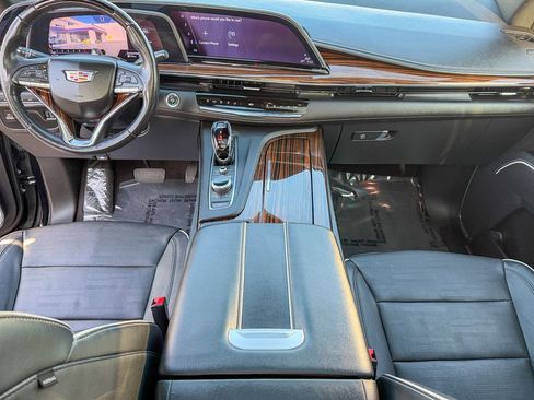 Used 2023 Cadillac Escalade Premium Luxury image 29