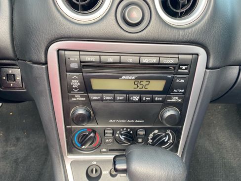 Used 2003 MAZDA MX-5 Miata RWD image 11
