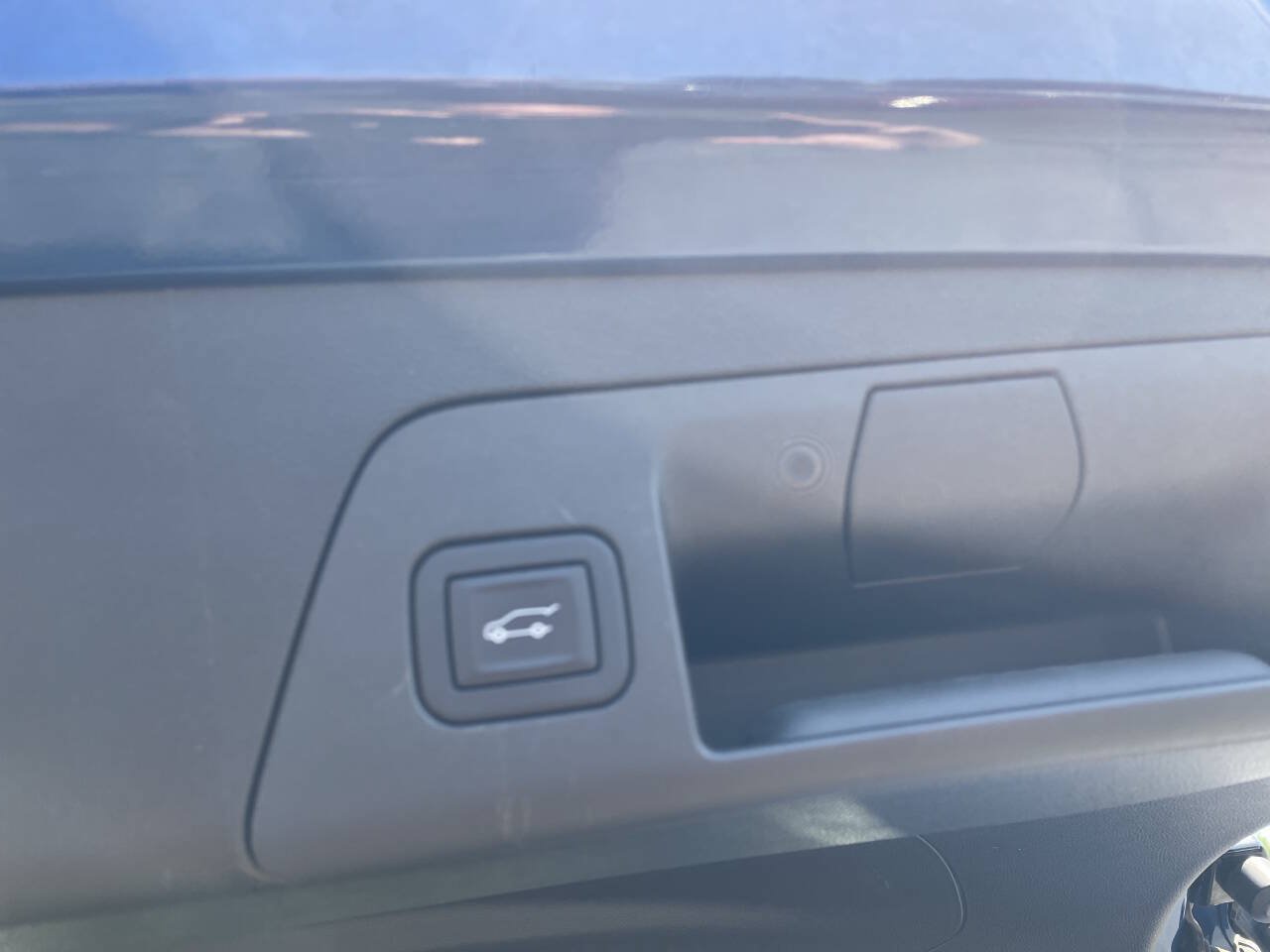 Used 2023 Buick Envision Essence AWD/4WD image 6