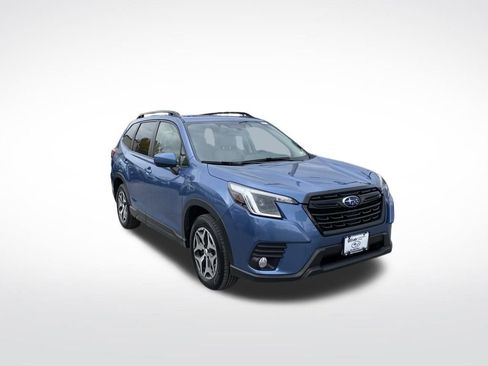 Used 2022 Subaru Forester Premium image 3