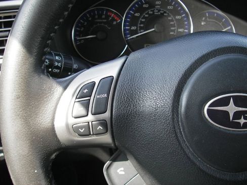 Used 2013 Subaru Forester 2.5X Limited AWD/4WD image 18