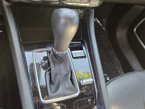 Used 2024 Jeep Compass Latitude image 20