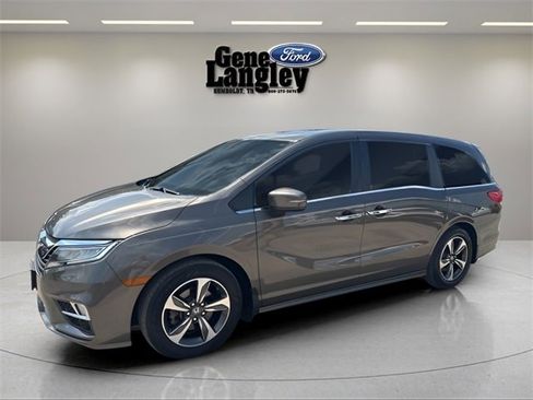Used 2018 Honda Odyssey Touring image 2