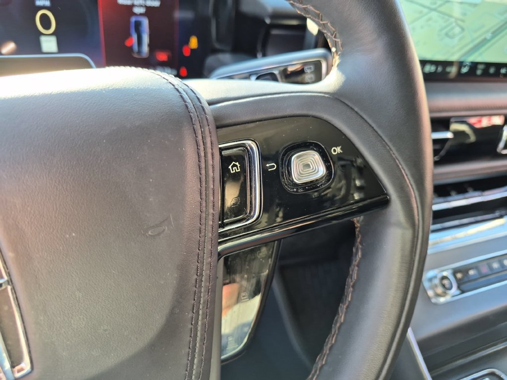 Used 2025 Lincoln Aviator AWD w/ Equipment Group 101A image 16