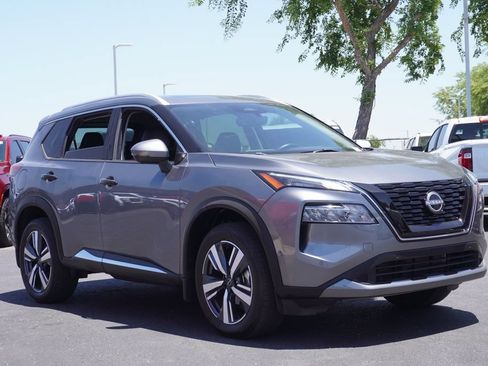 Used 2023 Nissan Rogue SL w/ SL Premium Package FWD image 4