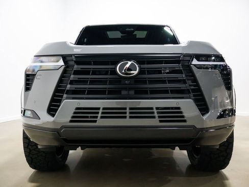 Used 2026 Lexus GX 550 w/ Accessory Package (2T) image 17