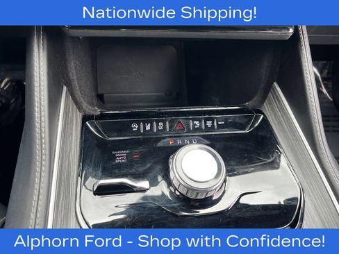 Used 2024 Jeep Wagoneer L Series II w/ Flexible Seating Group AWD/4WD image 24