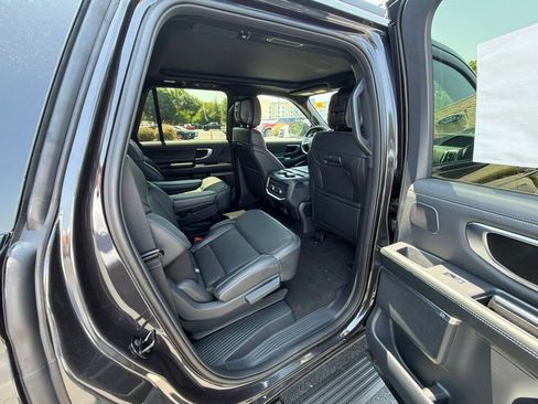 New 2027 Ford Expedition Max Platinum w/ Stealth Performance Package AWD/4WD image 16